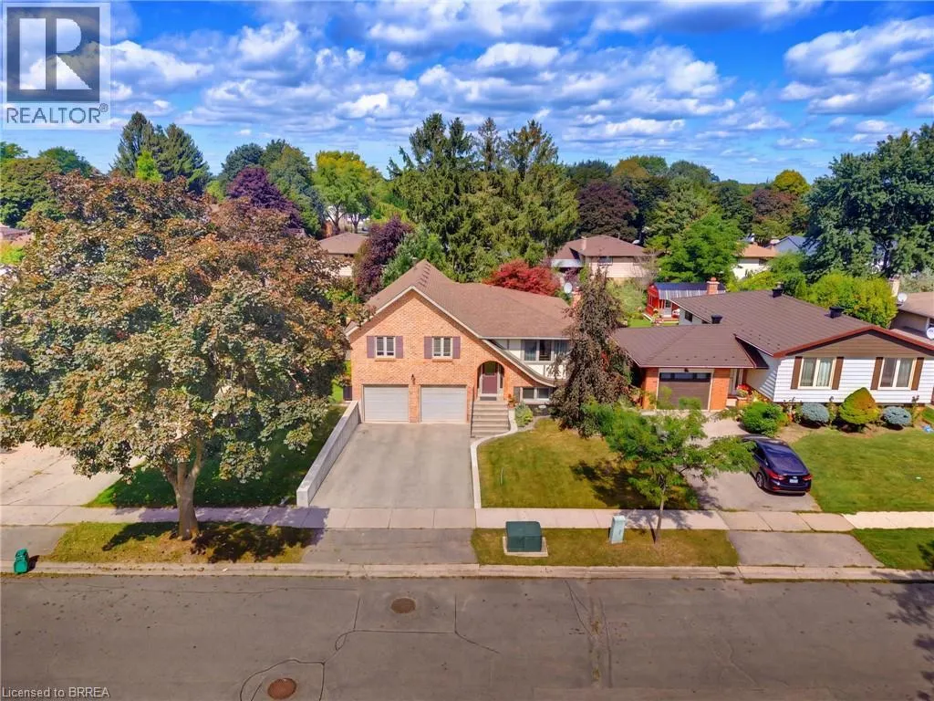 32 WEDGEWOOD Drive