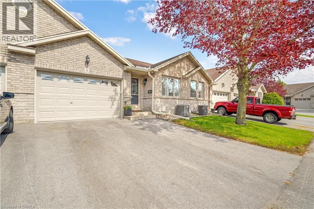 24 GRIFFITHS Drive Unit# 9 #9