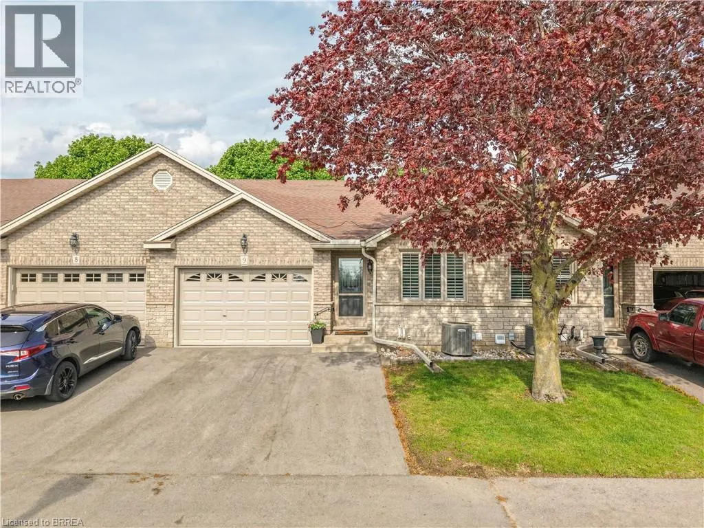 24 GRIFFITHS Drive Unit# 9 #9