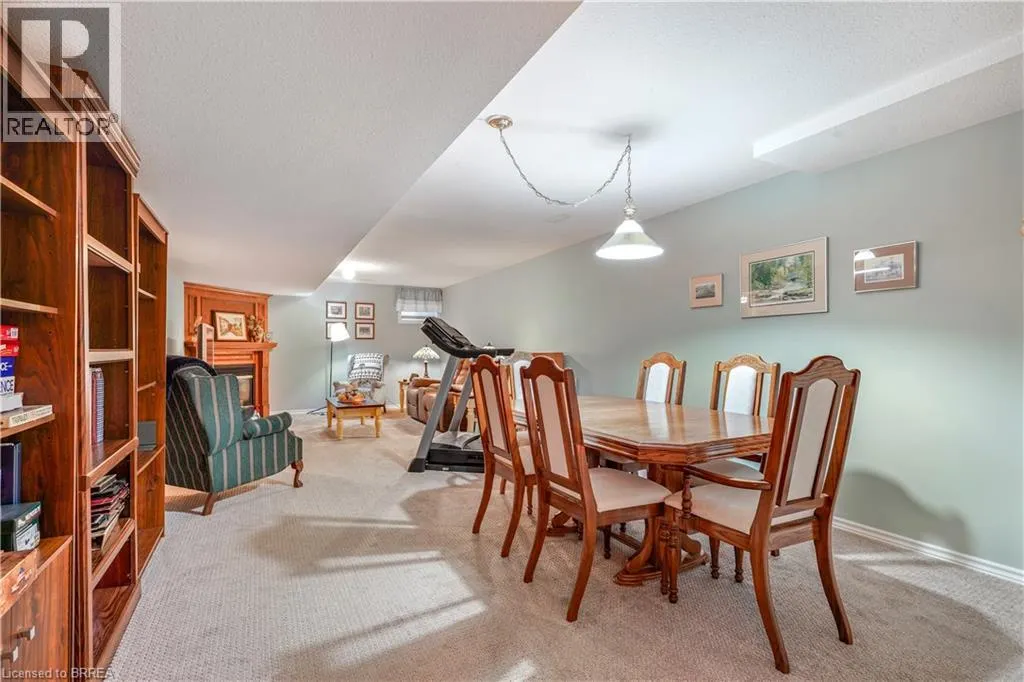 24 GRIFFITHS Drive Unit# 9 #9