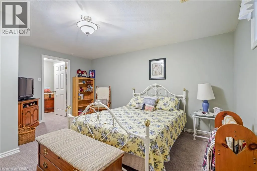 24 GRIFFITHS Drive Unit# 9 #9