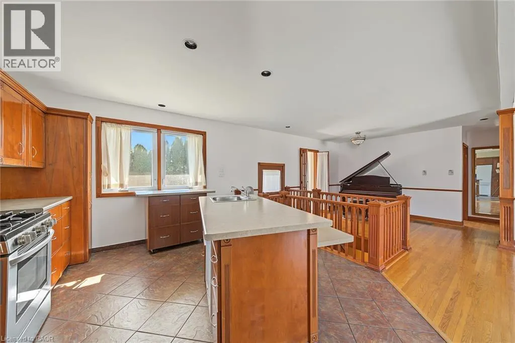 13 LAKESIDE Drive