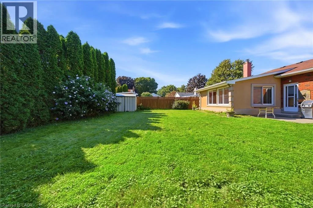 13 LAKESIDE Drive