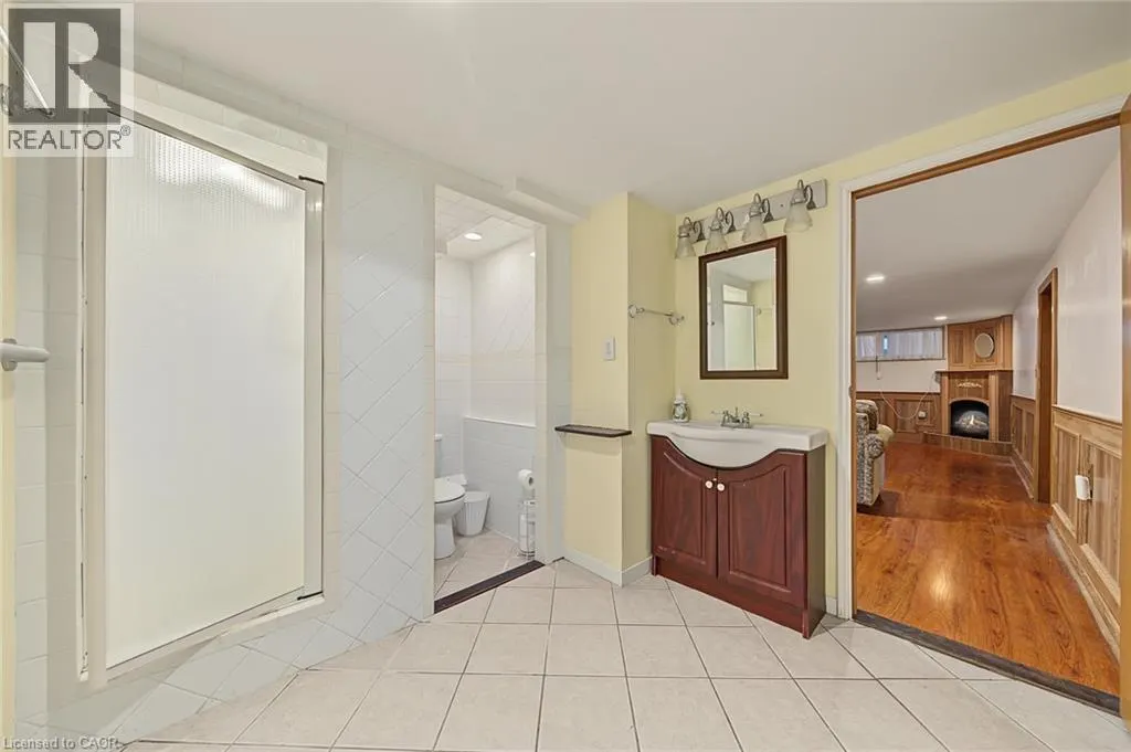 13 LAKESIDE Drive