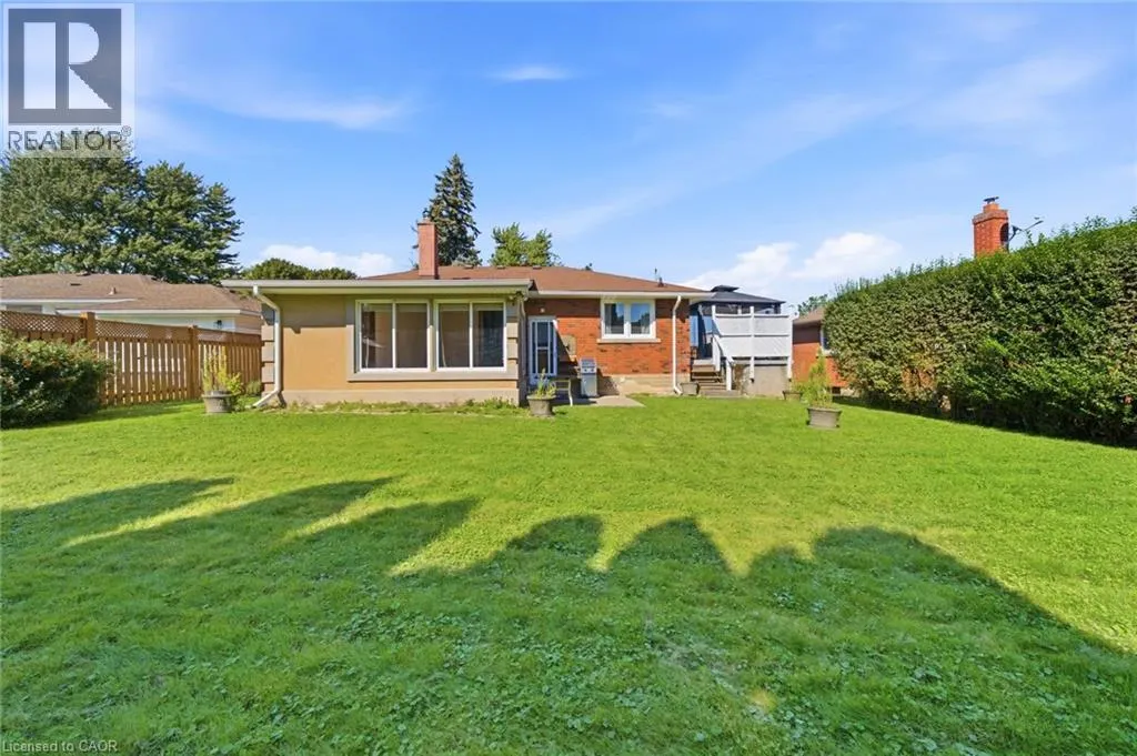 13 LAKESIDE Drive