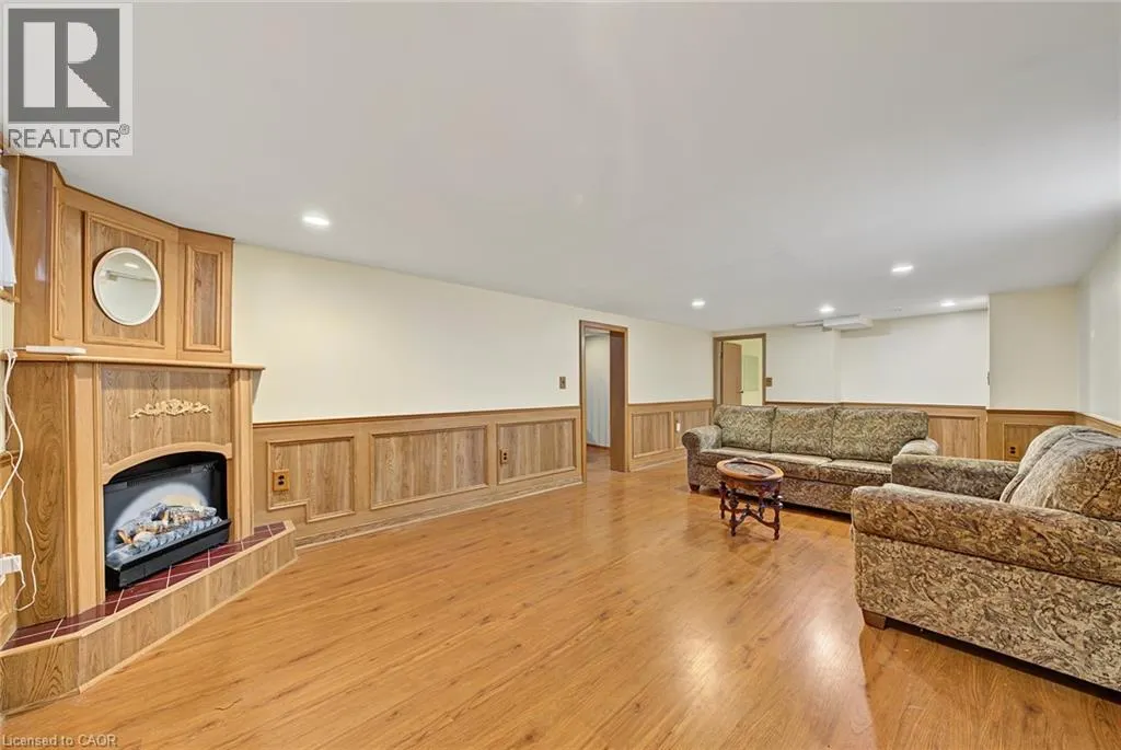 13 LAKESIDE Drive