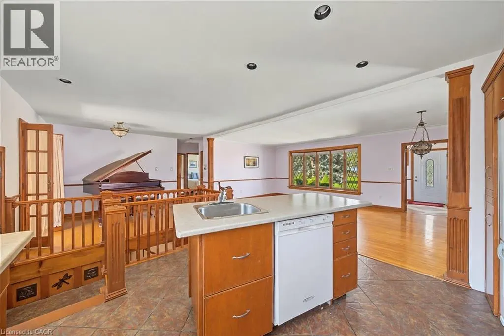 13 LAKESIDE Drive