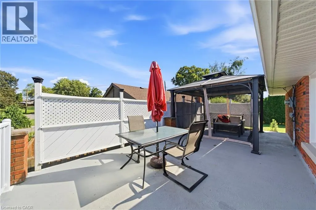 13 LAKESIDE Drive