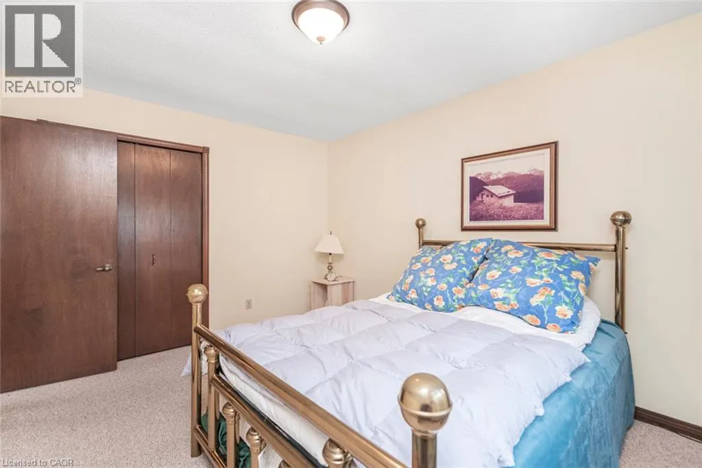 20 BIRCHLAWN Drive