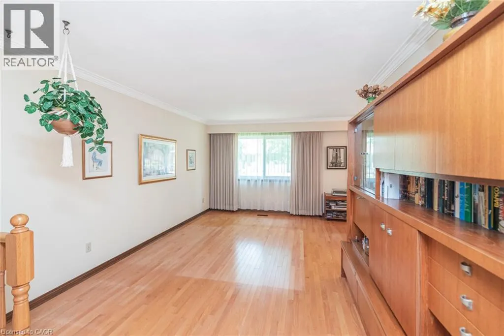20 BIRCHLAWN Drive