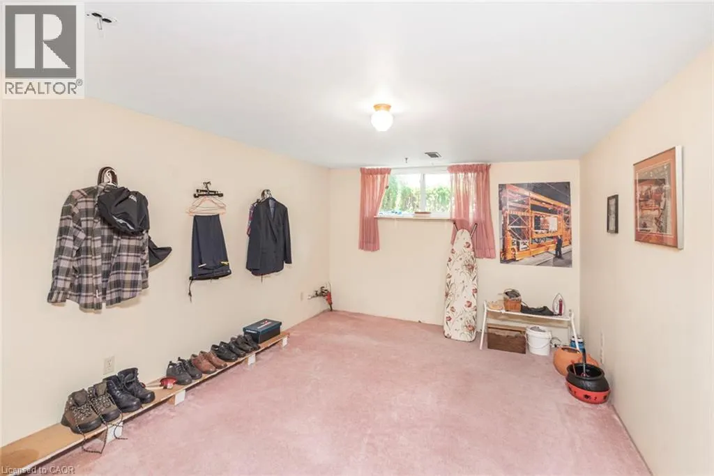 20 BIRCHLAWN Drive