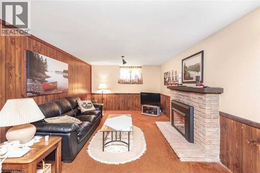 20 BIRCHLAWN Drive