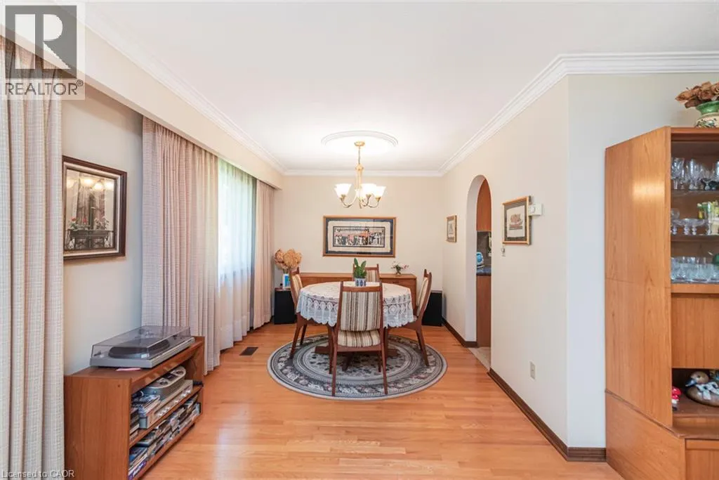 20 BIRCHLAWN Drive