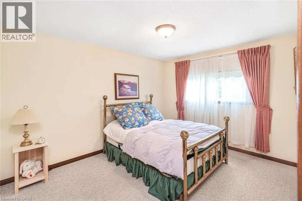 20 BIRCHLAWN Drive