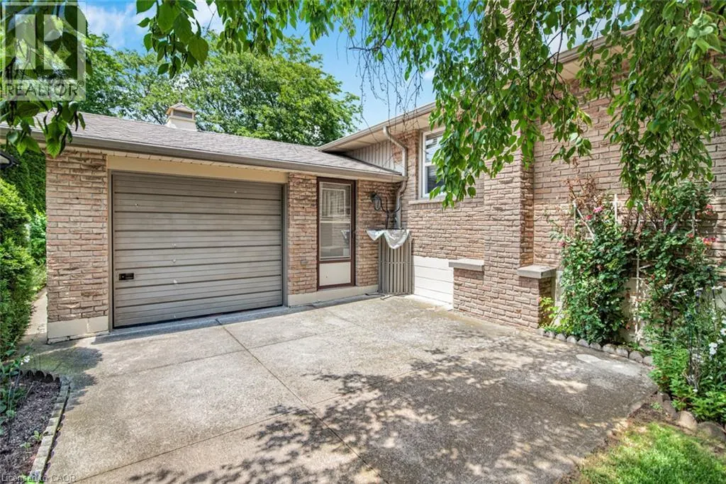 20 BIRCHLAWN Drive