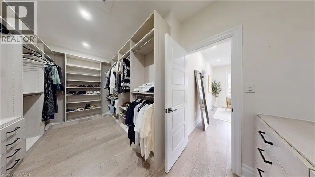 3313 SUNNINGDALE Gardens