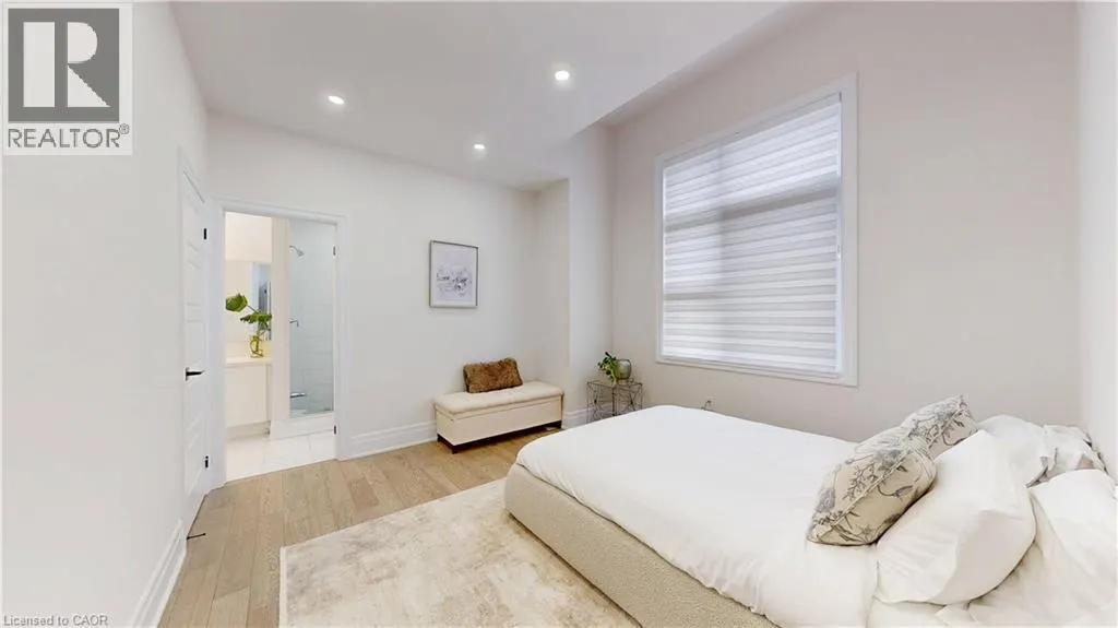 3313 SUNNINGDALE Gardens