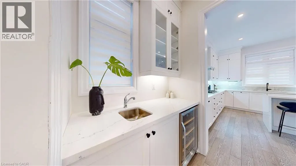 3313 SUNNINGDALE Gardens