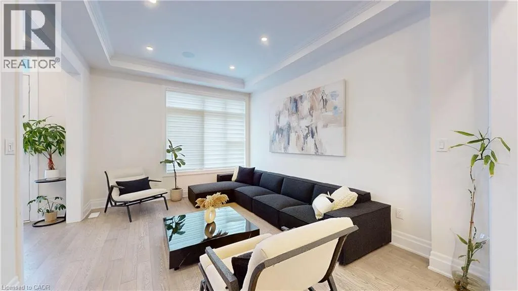 3313 SUNNINGDALE Gardens