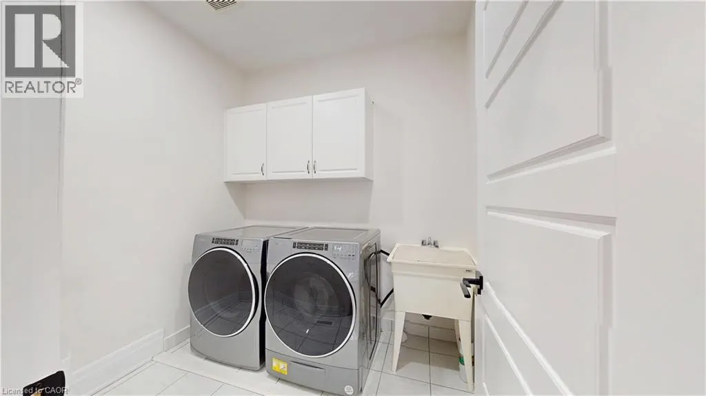 3313 SUNNINGDALE Gardens