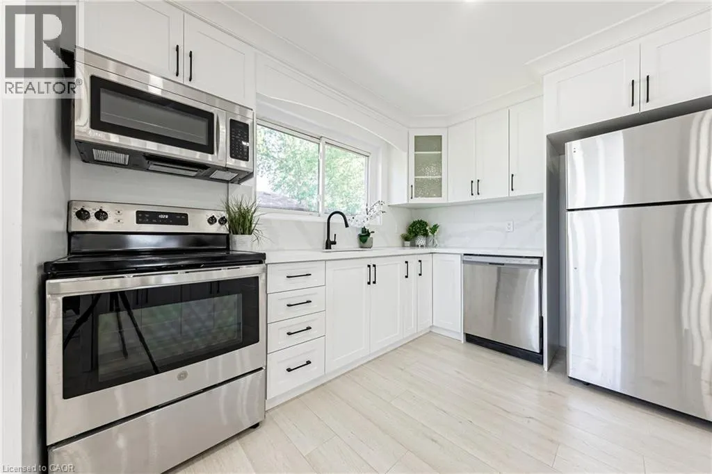 22 WILLIAM JOHNSON Street Unit# Mainfloor #Mainfloor