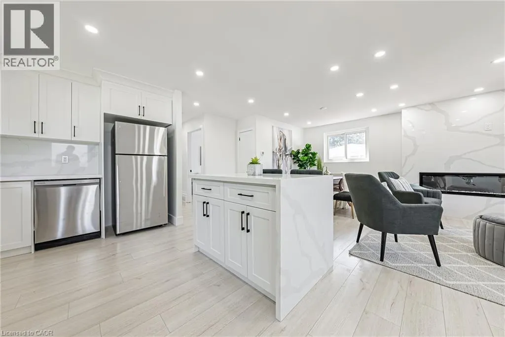 22 WILLIAM JOHNSON Street Unit# Mainfloor #Mainfloor
