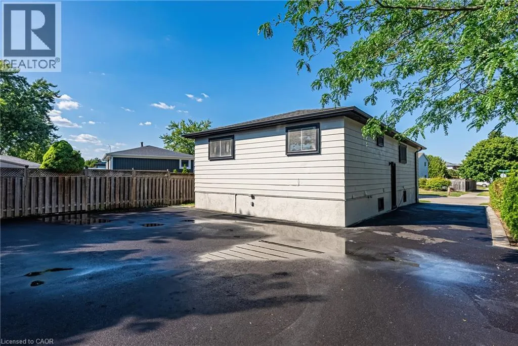 22 WILLIAM JOHNSON Street Unit# Mainfloor #Mainfloor