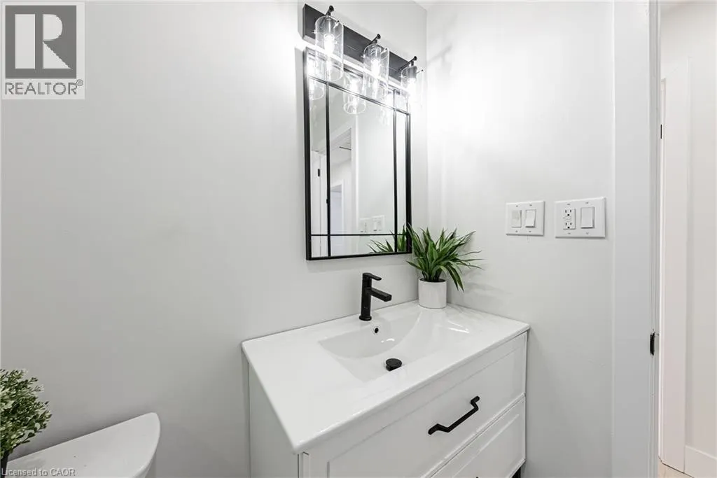 22 WILLIAM JOHNSON Street Unit# Mainfloor #Mainfloor