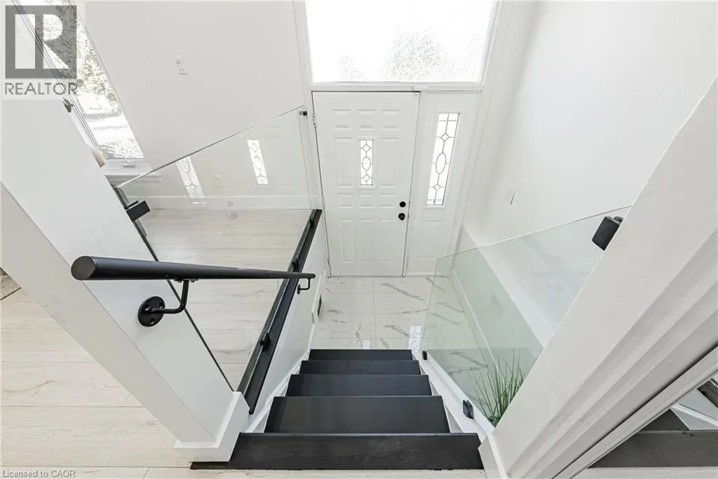 22 WILLIAM JOHNSON Street Unit# Mainfloor #Mainfloor
