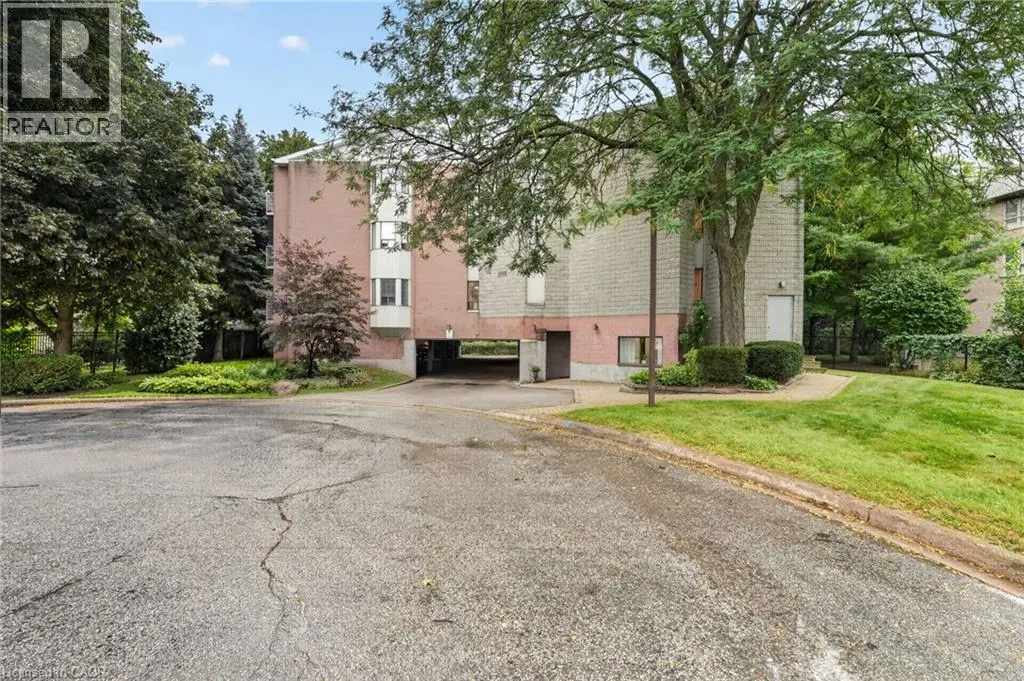 5 NIAGARA Street Unit# 301 #301
