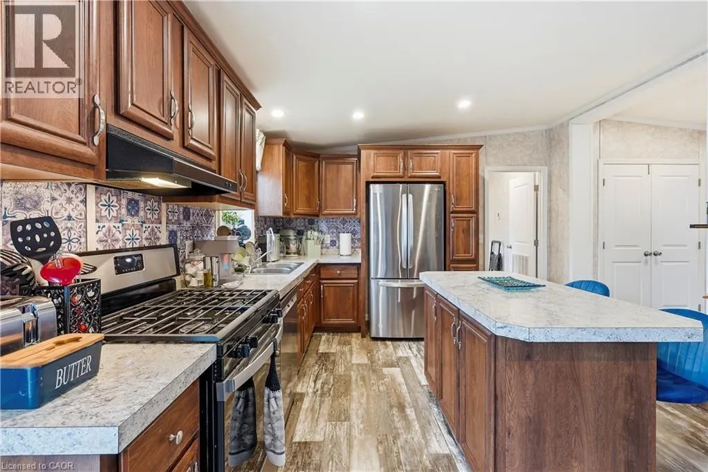 27 HICKORY Hollow