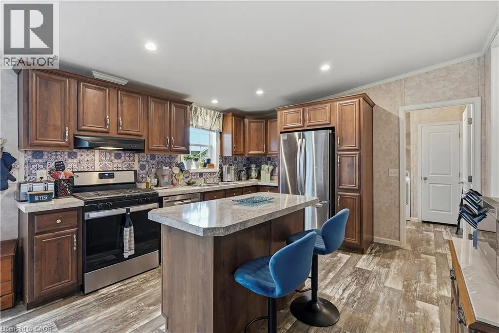 27 HICKORY Hollow
