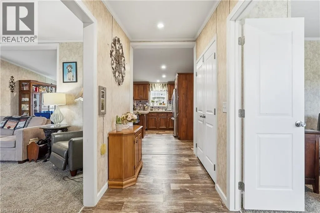 27 HICKORY Hollow