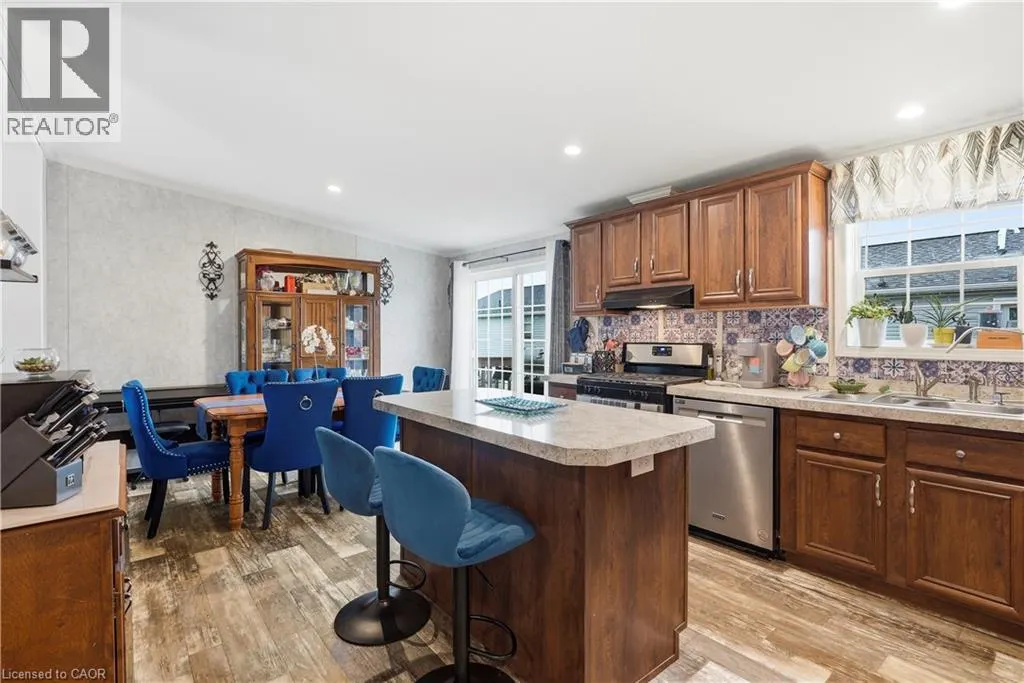 27 HICKORY Hollow