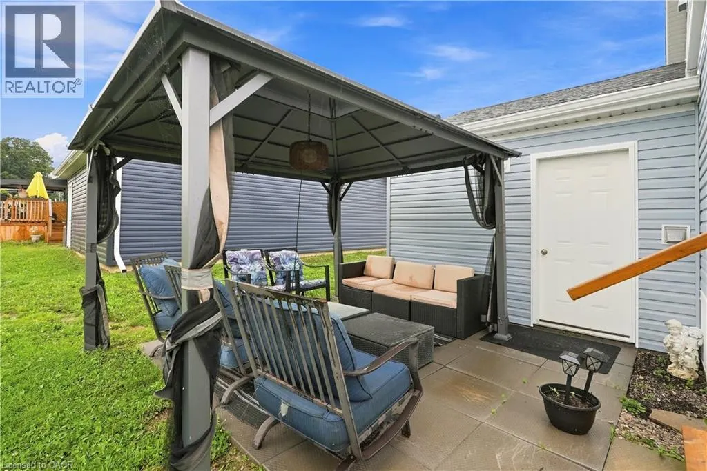 27 HICKORY Hollow
