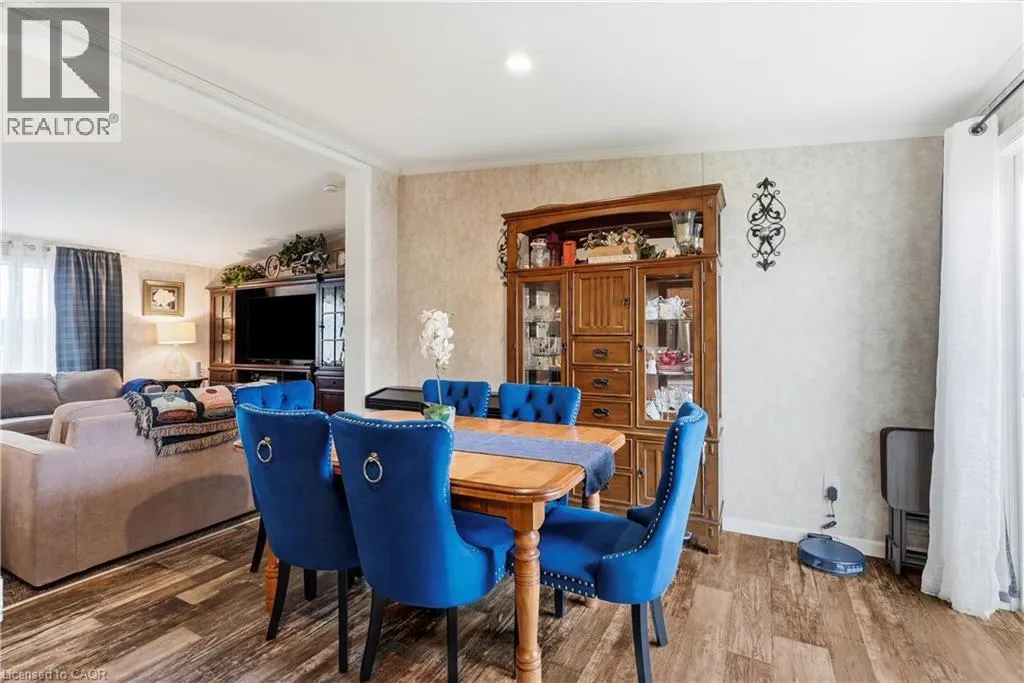 27 HICKORY Hollow