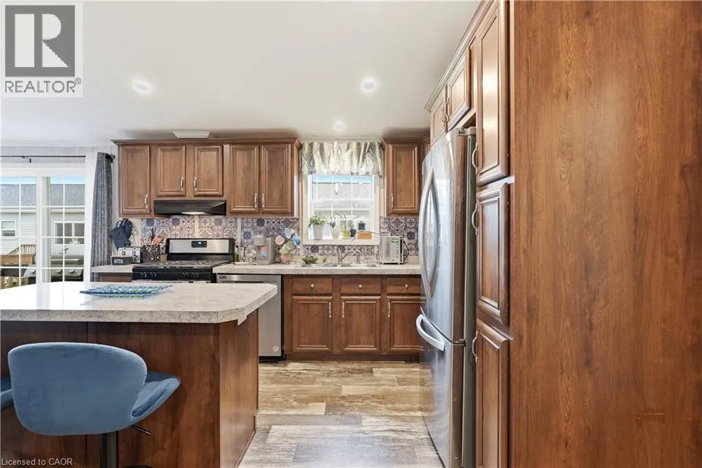 27 HICKORY Hollow