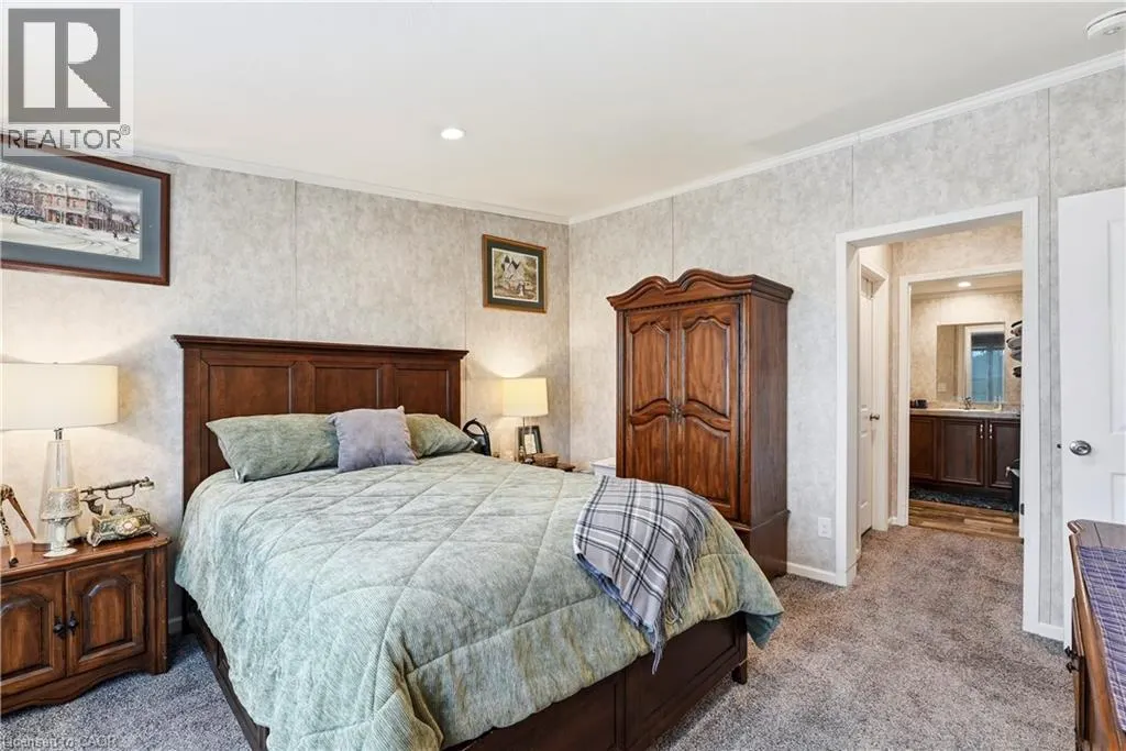 27 HICKORY Hollow