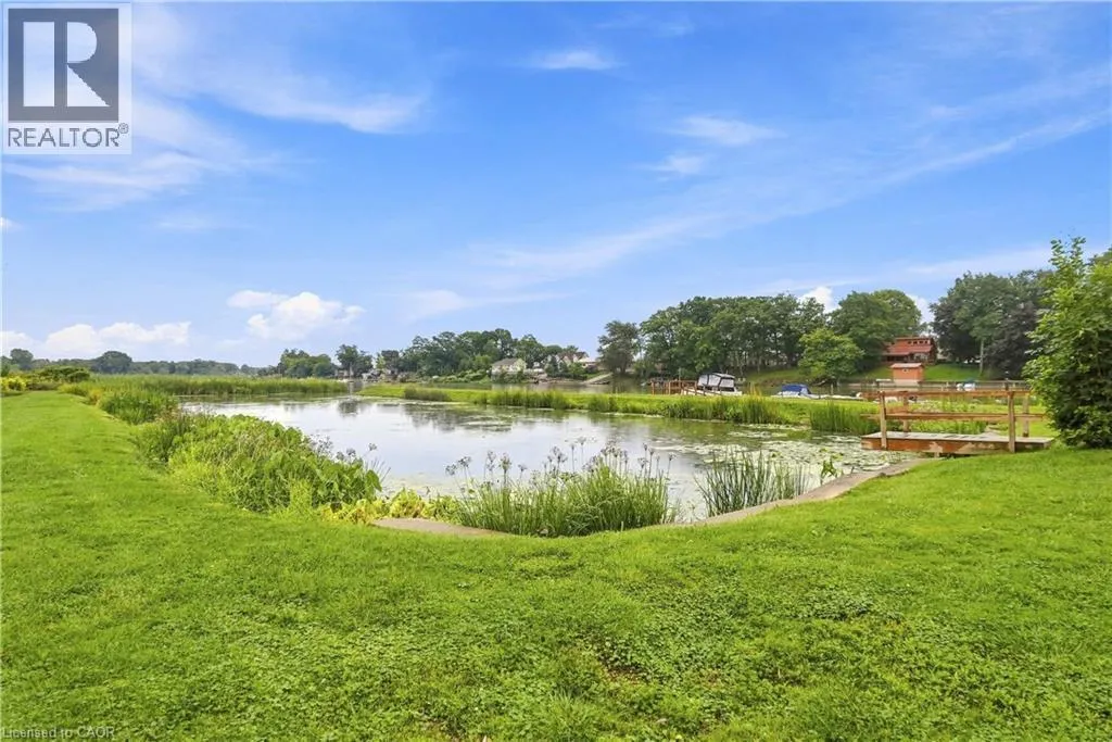 27 HICKORY Hollow