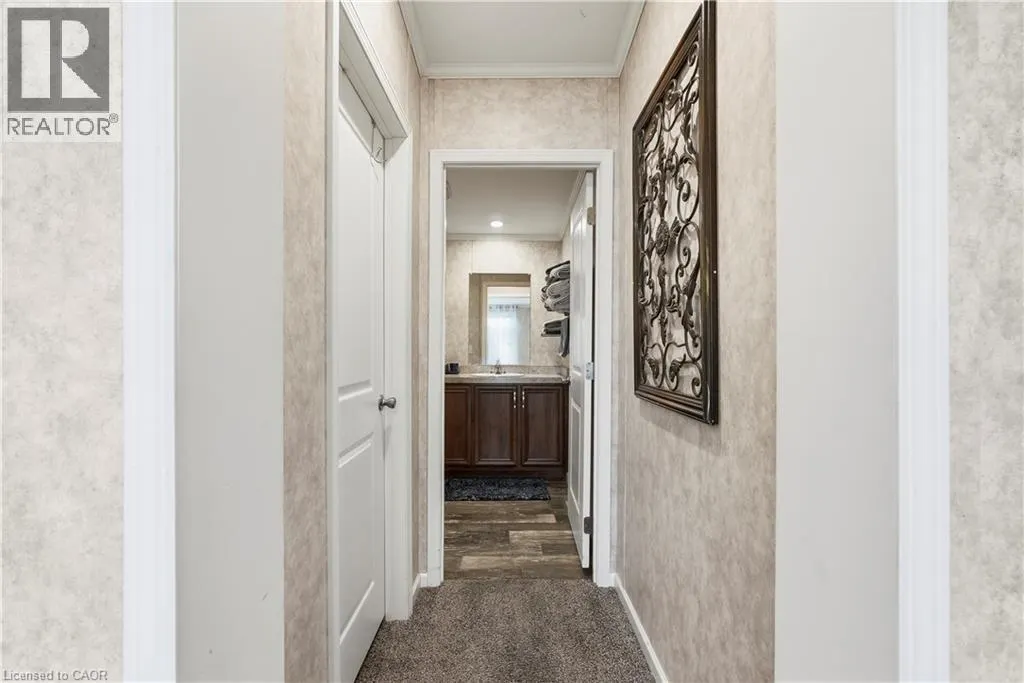 27 HICKORY Hollow