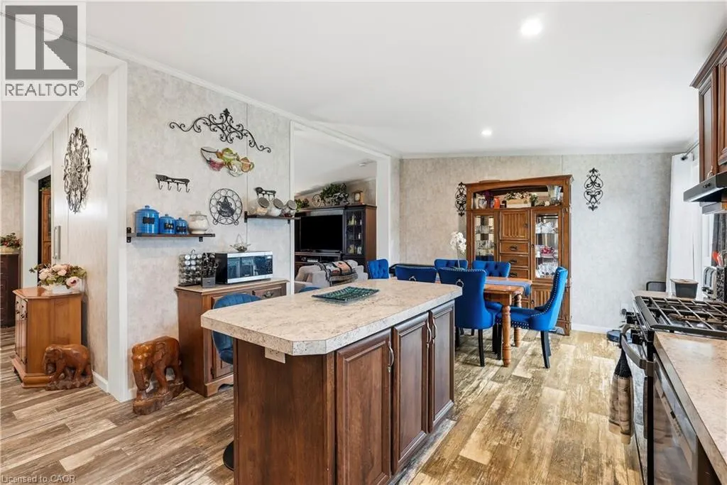 27 HICKORY Hollow