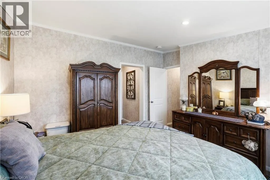 27 HICKORY Hollow