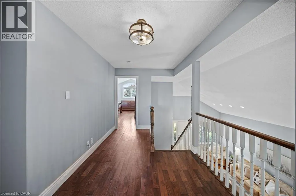 6 SCOTTSWOOD Lane