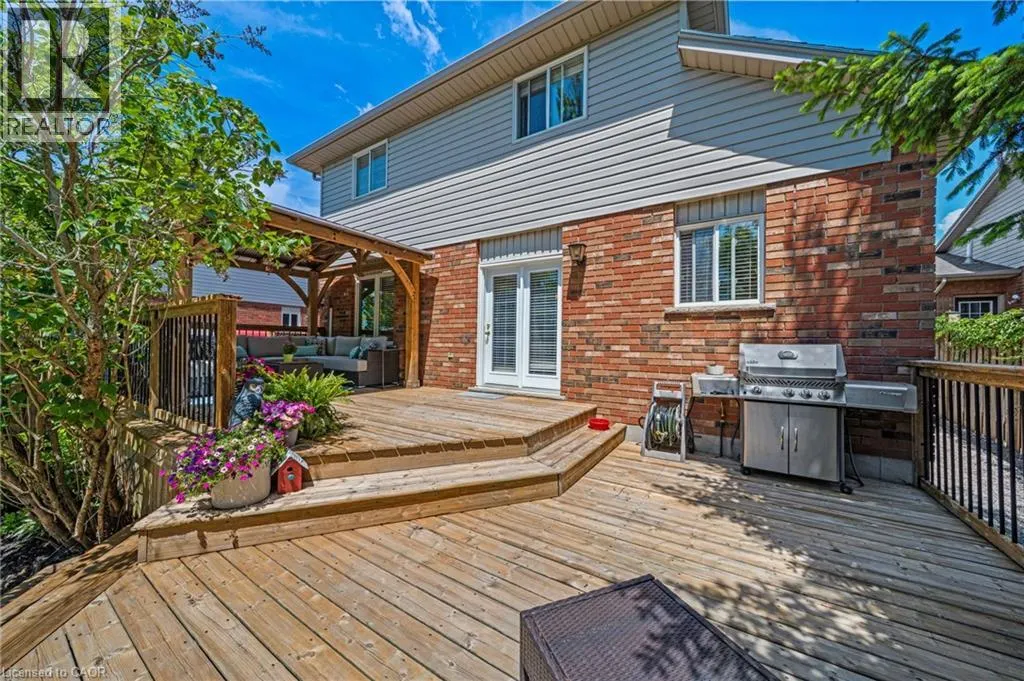 6 SCOTTSWOOD Lane