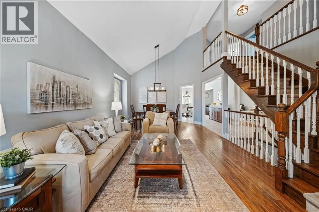 6 SCOTTSWOOD Lane