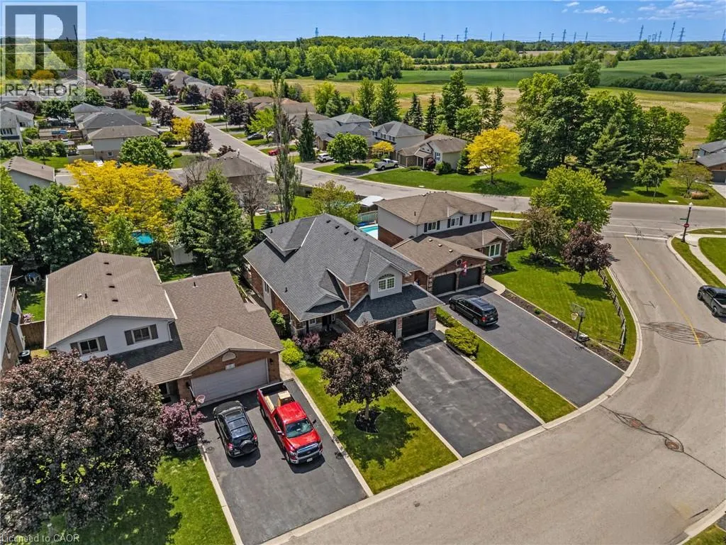 6 SCOTTSWOOD Lane