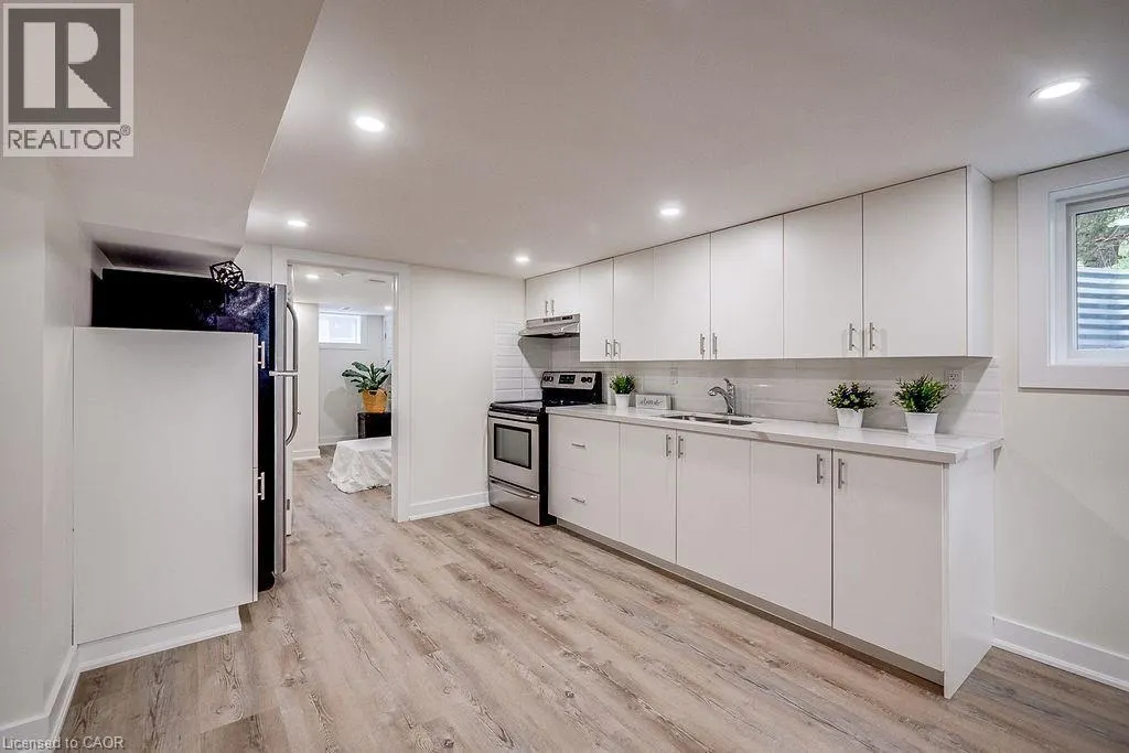 403 ELIZABETH Street Unit# LL #LL