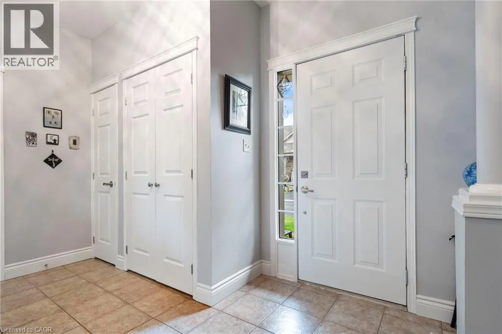 10 COBBLESTONE Drive Unit# 25 #25