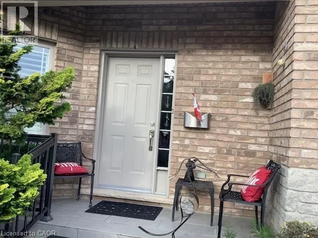 10 COBBLESTONE Drive Unit# 25 #25