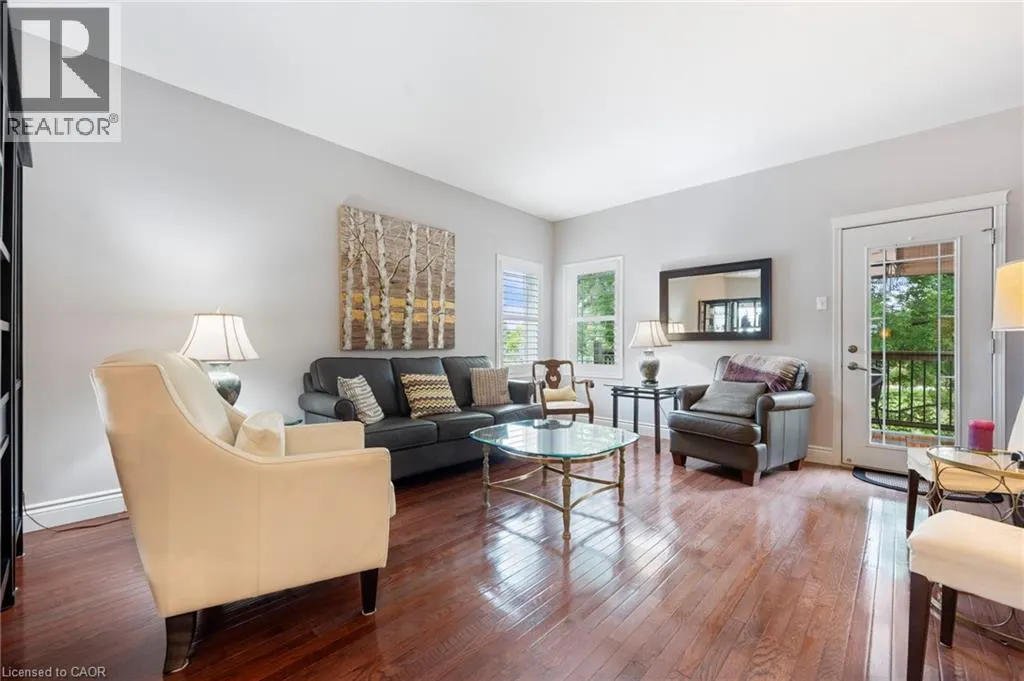 10 COBBLESTONE Drive Unit# 25 #25